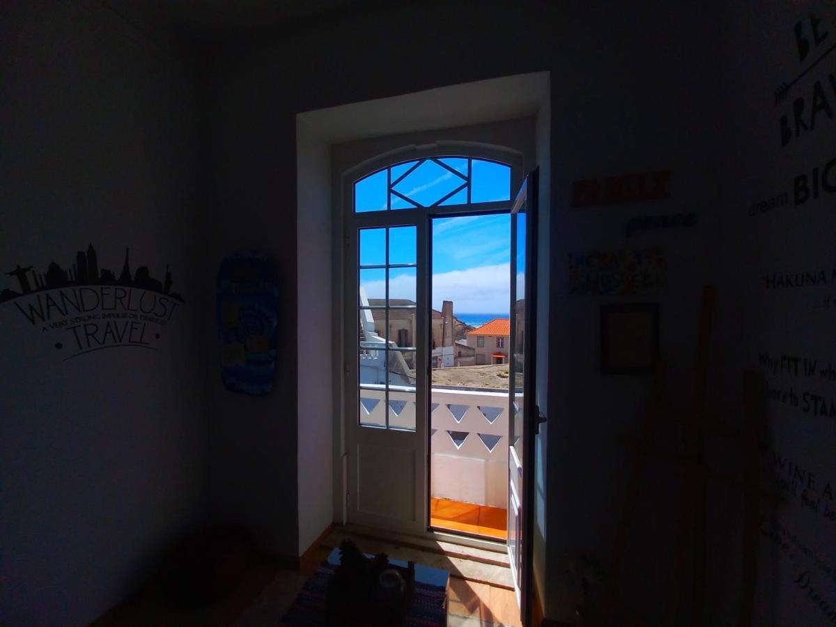 אזניאס דו מאר Meraki Hostel מראה חיצוני תמונה